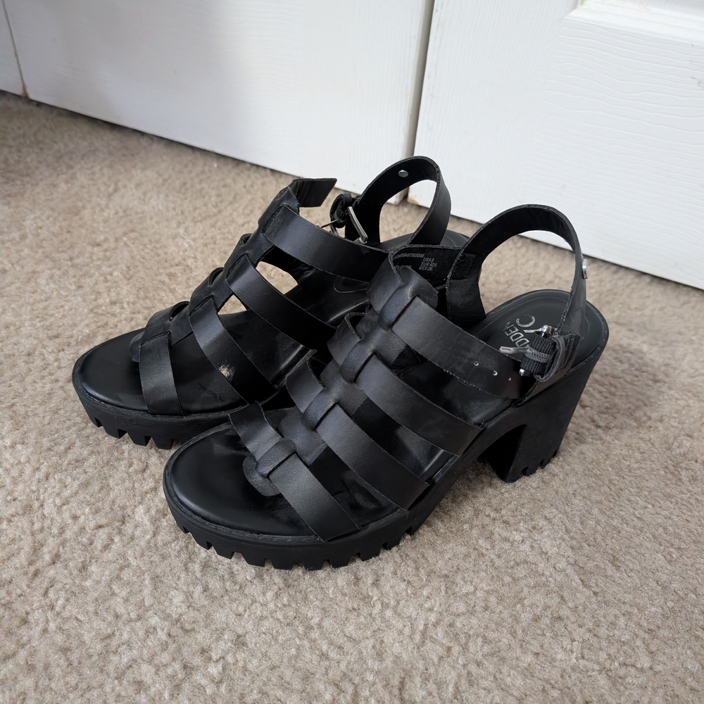 USED Madden NYC gladiator Platform Sandals Rubber Soles, Women's 9.5